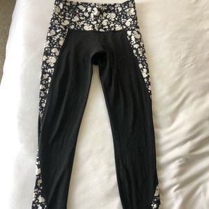 XS Crop Athleta Leggings- no longer sold!